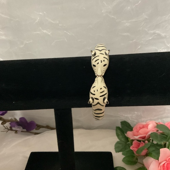 Bracelet, Wickedlotus White Tiger Bracelet, pre-owned - Picture 2 of 8